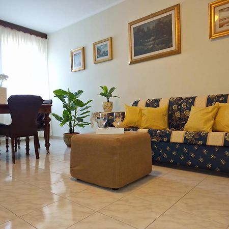 Lorenzo Guest Suite With Free Private Parking-- Cantieri Culturali Palermo Eksteriør billede